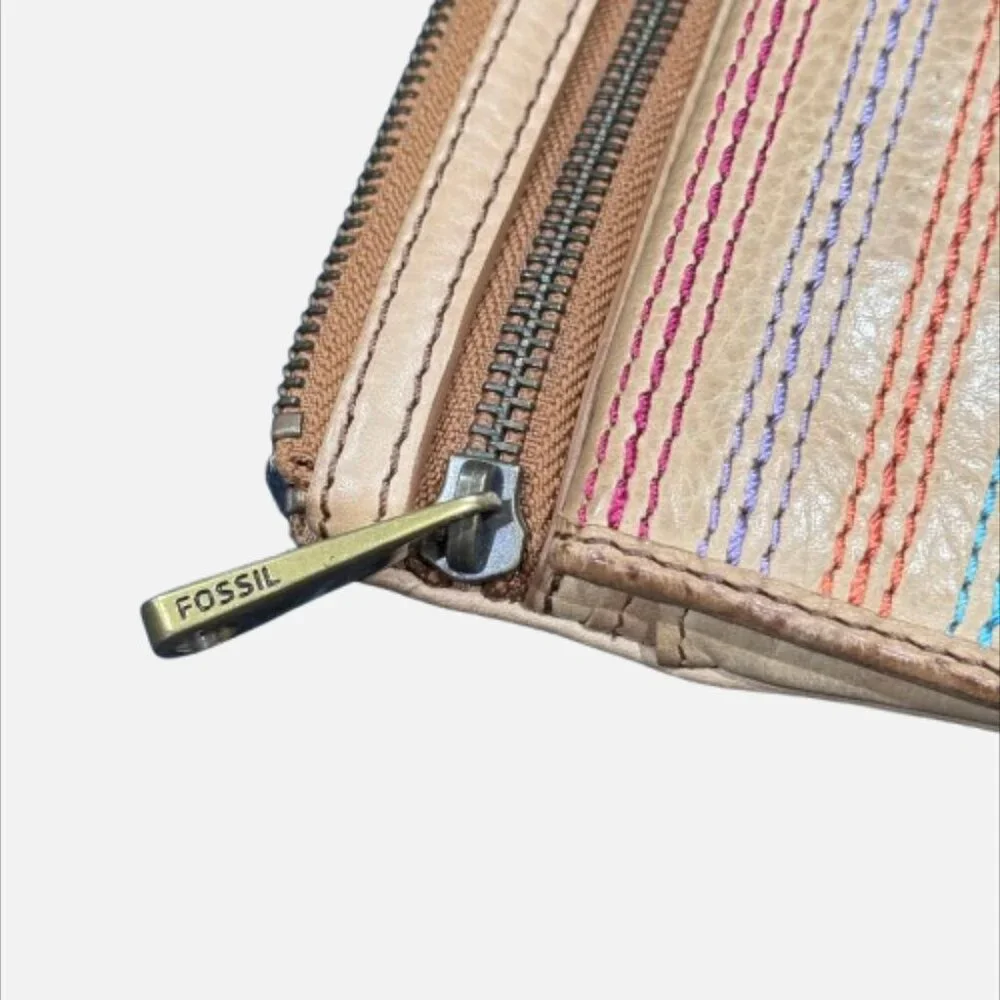 🗝Fossil Explorer Tan Leather Front Colored Stitch Accent Clutch Wallet YKK Zips